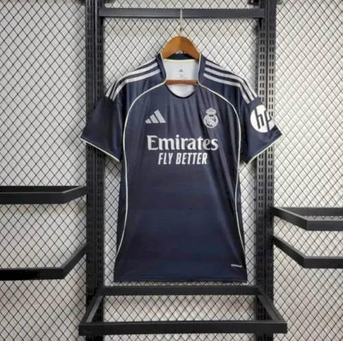 madrid away blck 2.webp